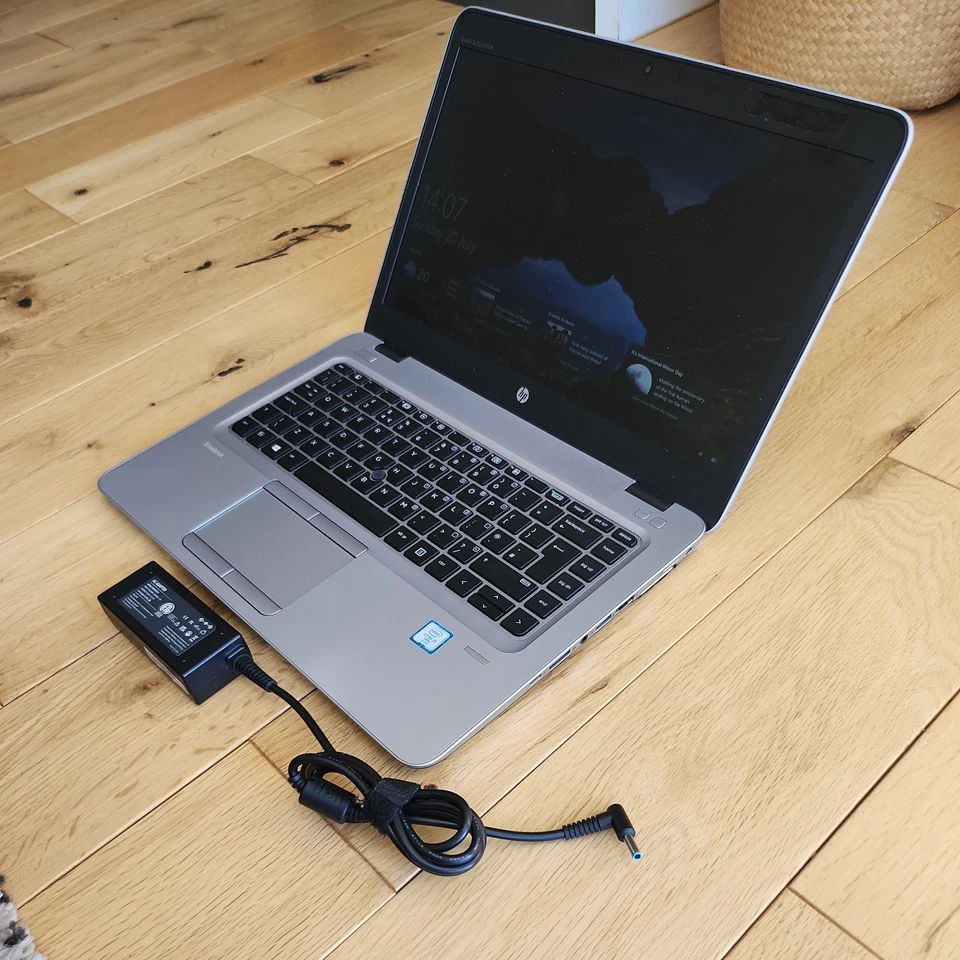 HP EliteBook 840 G3 Laptop with Intel Core i5, 8GB RAM, 240GB SSD, Windows 10 Pro – Silver 13.3"