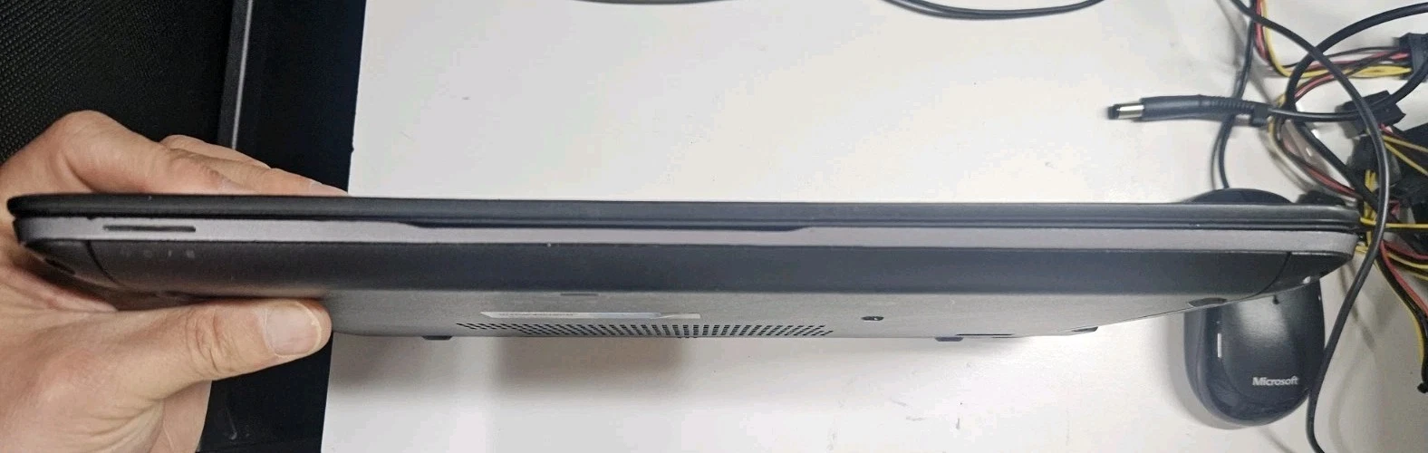 HP EliteBook 840 G1 laptop with 14-inch HD display, Intel Core i5, 8GB RAM, and 1TB SSD – front and side view