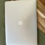Apple MacBook Air 13.3” A1466 (2015) – Core i5 – 8GB RAM – 128GB SSD