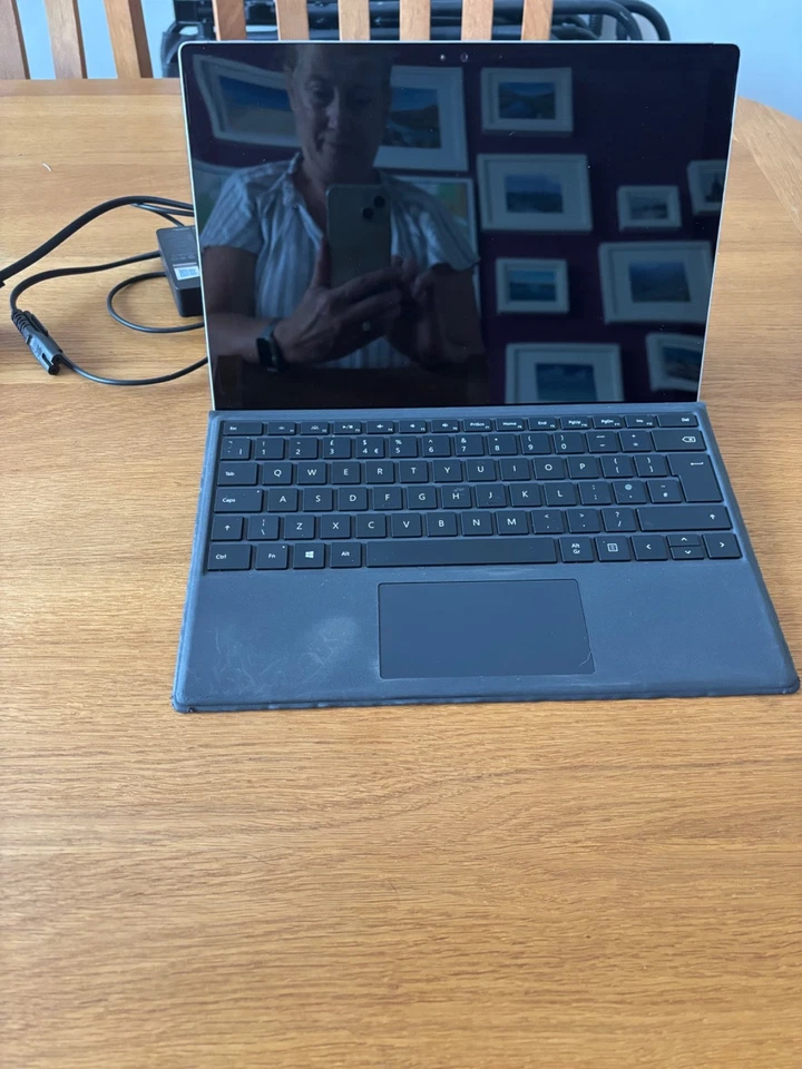 Microsoft Surface Pro 4 Intel Core i5 4GB RAM 128GB SSD tablet with touchscreen