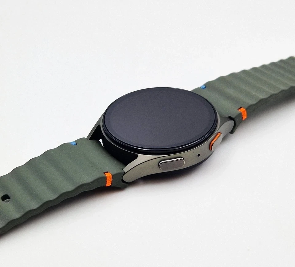 Samsung Galaxy Watch 7 SM-L310 44mm GPS Smart Watch in Khaki with Galaxy AI Features