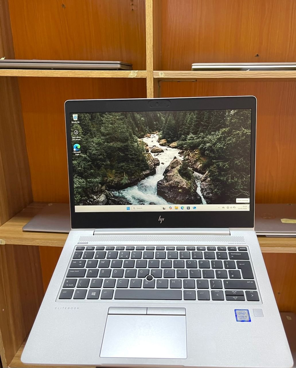 HP EliteBook 830 G5 Core i5 laptop with 8GB RAM and 256GB SSD