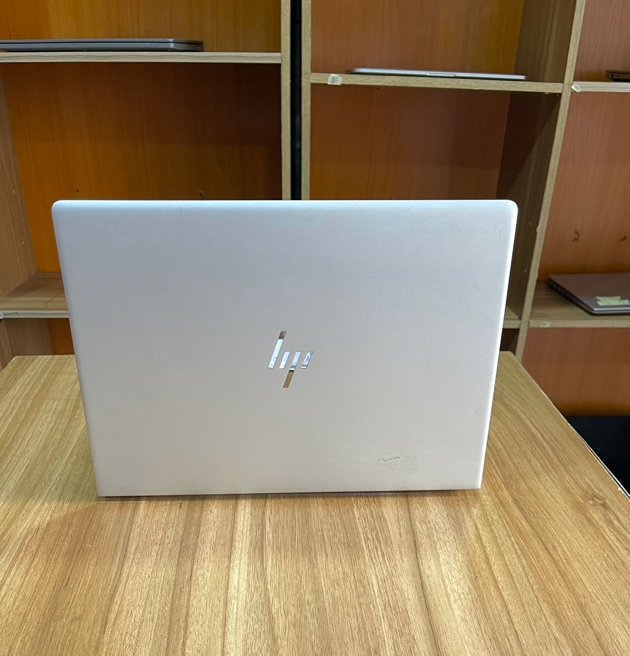 HP EliteBook 830 G5 Core i5 laptop with 8GB RAM and 256GB SSD