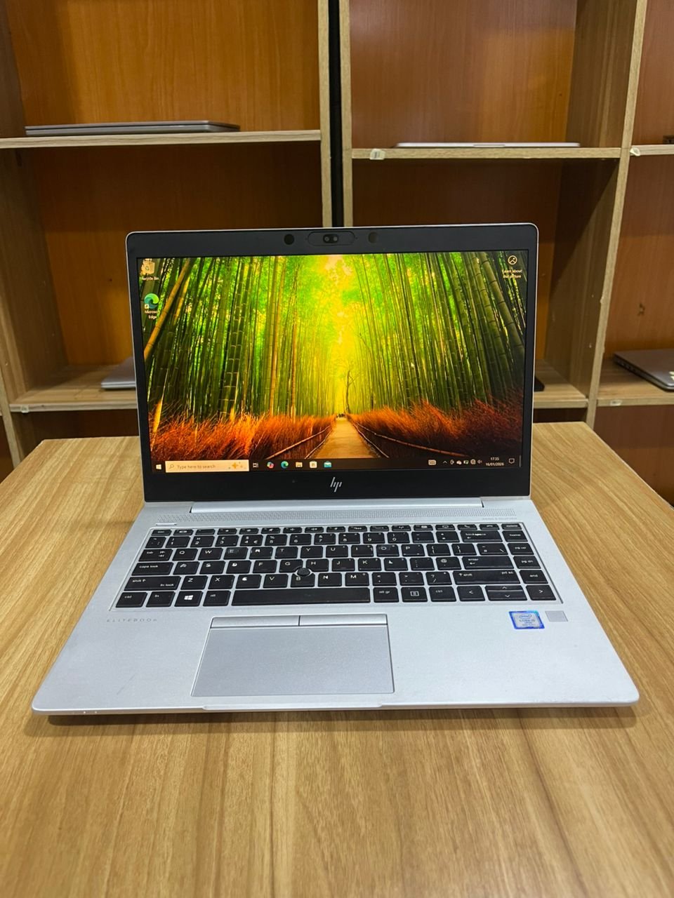 HP EliteBook 840 G5 Core i5 laptop with 8GB RAM and 256GB SSD