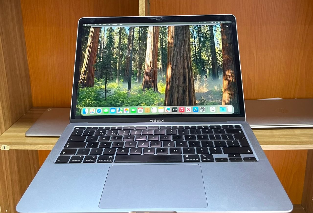 Apple MacBook Air 2020 Core i5 with 8GB RAM and 500GB SSD