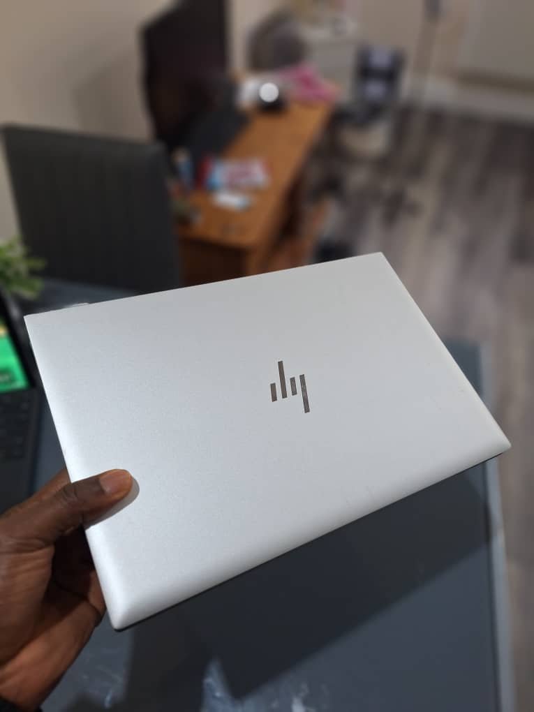 HP EliteBook 830 G8 11th Gen 256GB SSD 8GB RAM Face ID fingerprint laptop